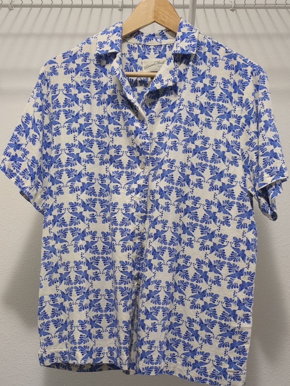 Short-Sleeve Button-Down Shirt with Blue Floral Print - Linen Mix
